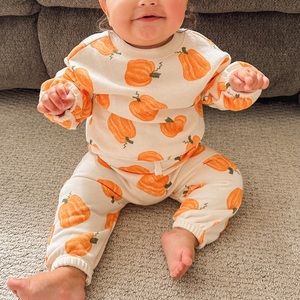 Old Navy pumpkin set